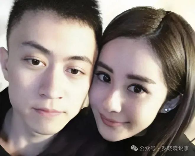 私人飞机随时开神秘富二代秦奋是什么来头？冰球突破豪华版app千万豪车随便撞36亿(图2)
