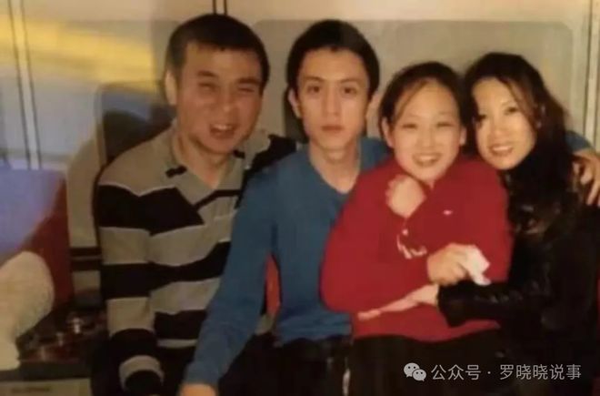 私人飞机随时开神秘富二代秦奋是什么来头？冰球突破豪华版app千万豪车随便撞36亿(图4)