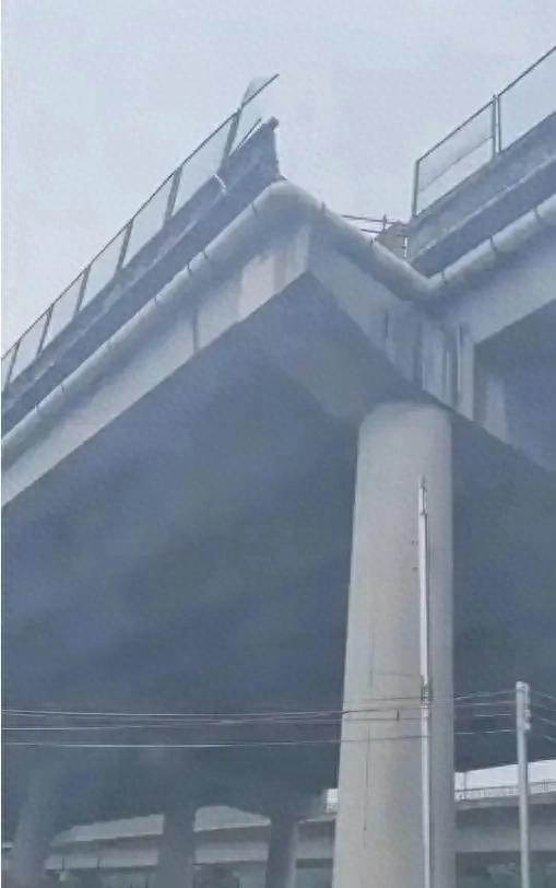 难者身份披露！死者家属：已处理完毕冰球突破最新！东莞小车高架坠桥遇